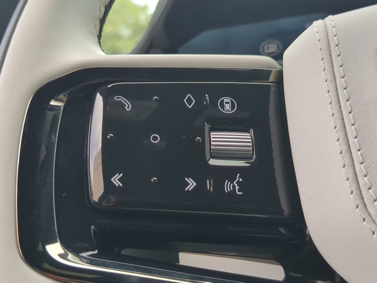 Thumbnail: 2025 Land Rover Range Rover Sport - 26