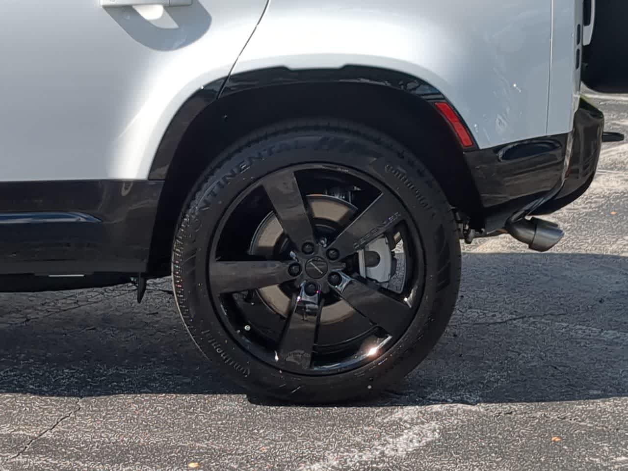 Thumbnail: 2026 Land Rover Defender - 14