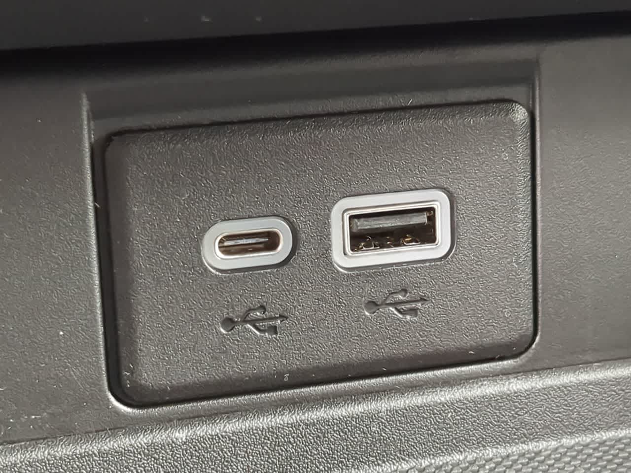 Thumbnail: 2023 Chevrolet Tahoe - 32