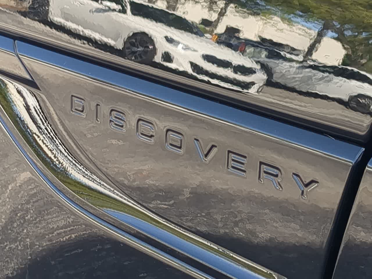 Thumbnail: 2025 Land Rover Discovery - 13