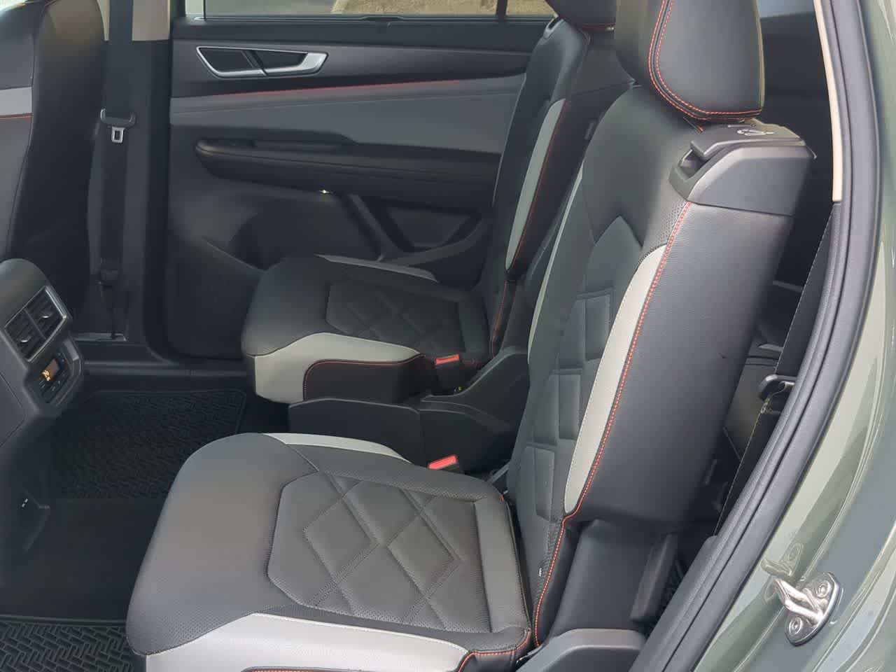 Thumbnail: 2024 Volkswagen Atlas - 19