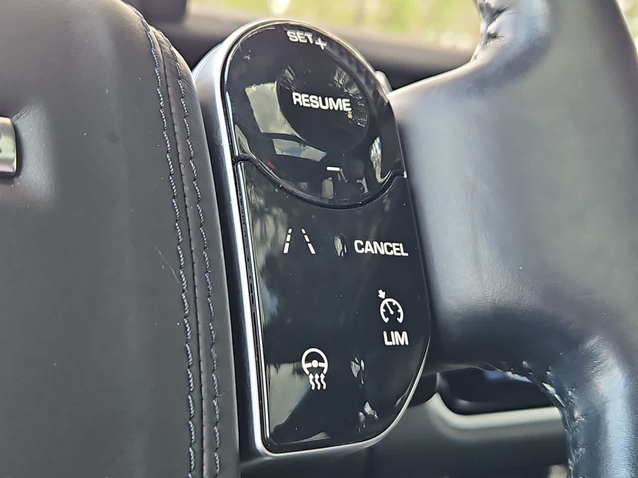 Thumbnail: 2022 Land Rover Range Rover - 27