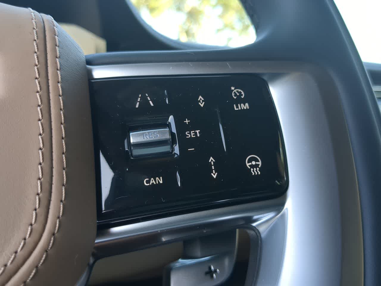 Thumbnail: 2025 Land Rover Range Rover - 26