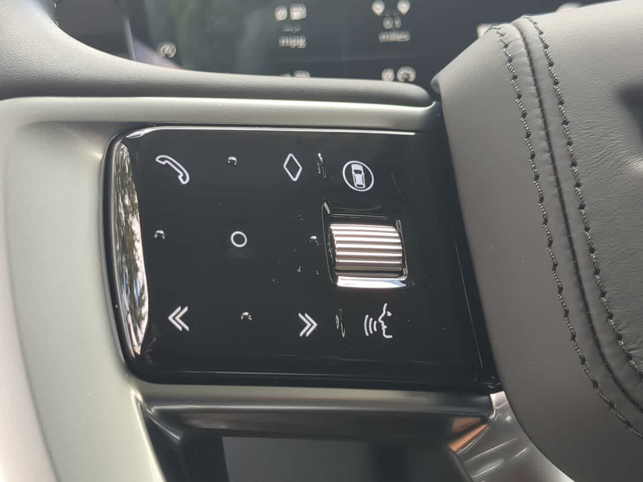 Thumbnail: 2024 Land Rover Range Rover - 25