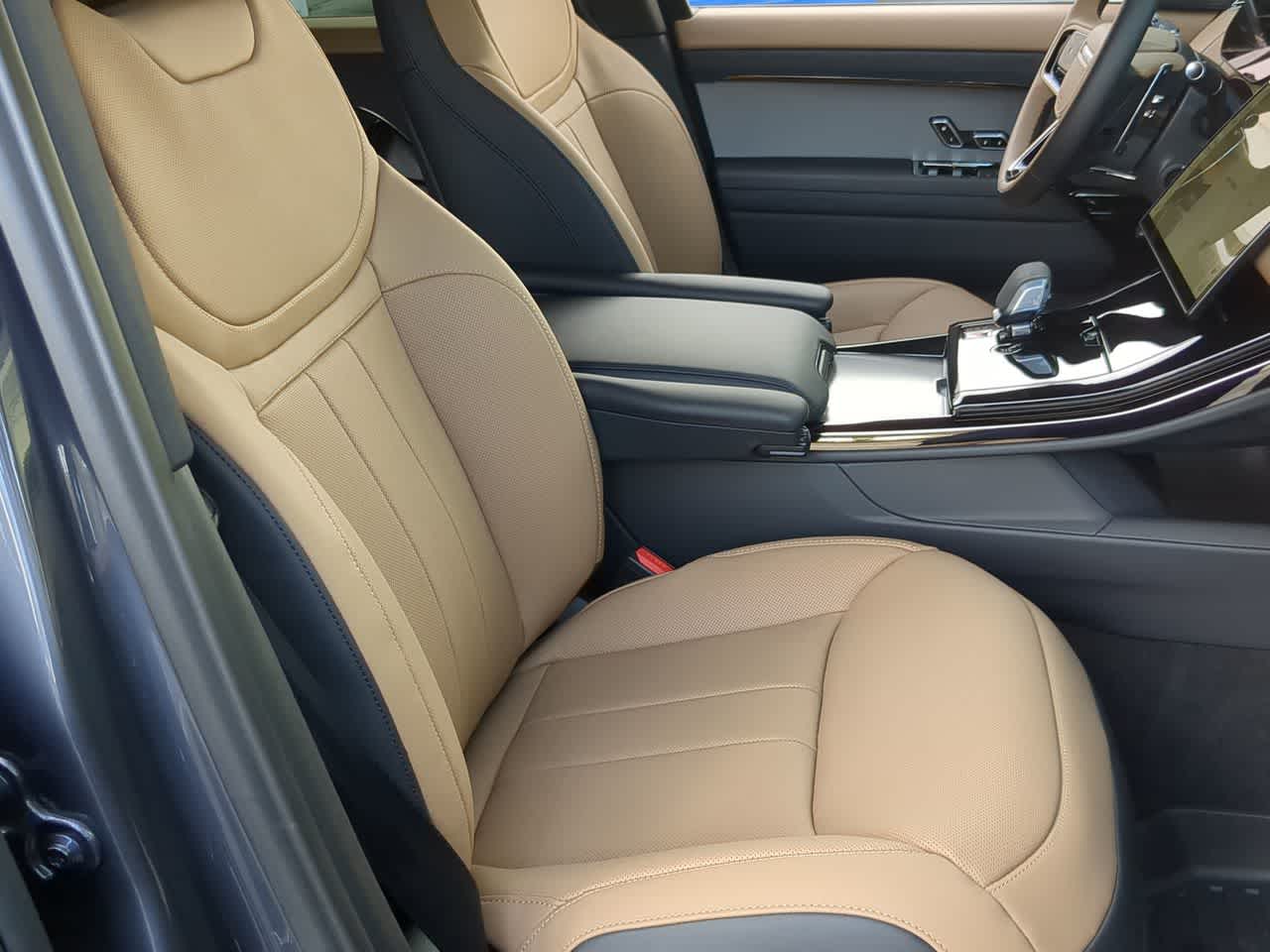 Thumbnail: 2025 Land Rover Range Rover Sport - 22