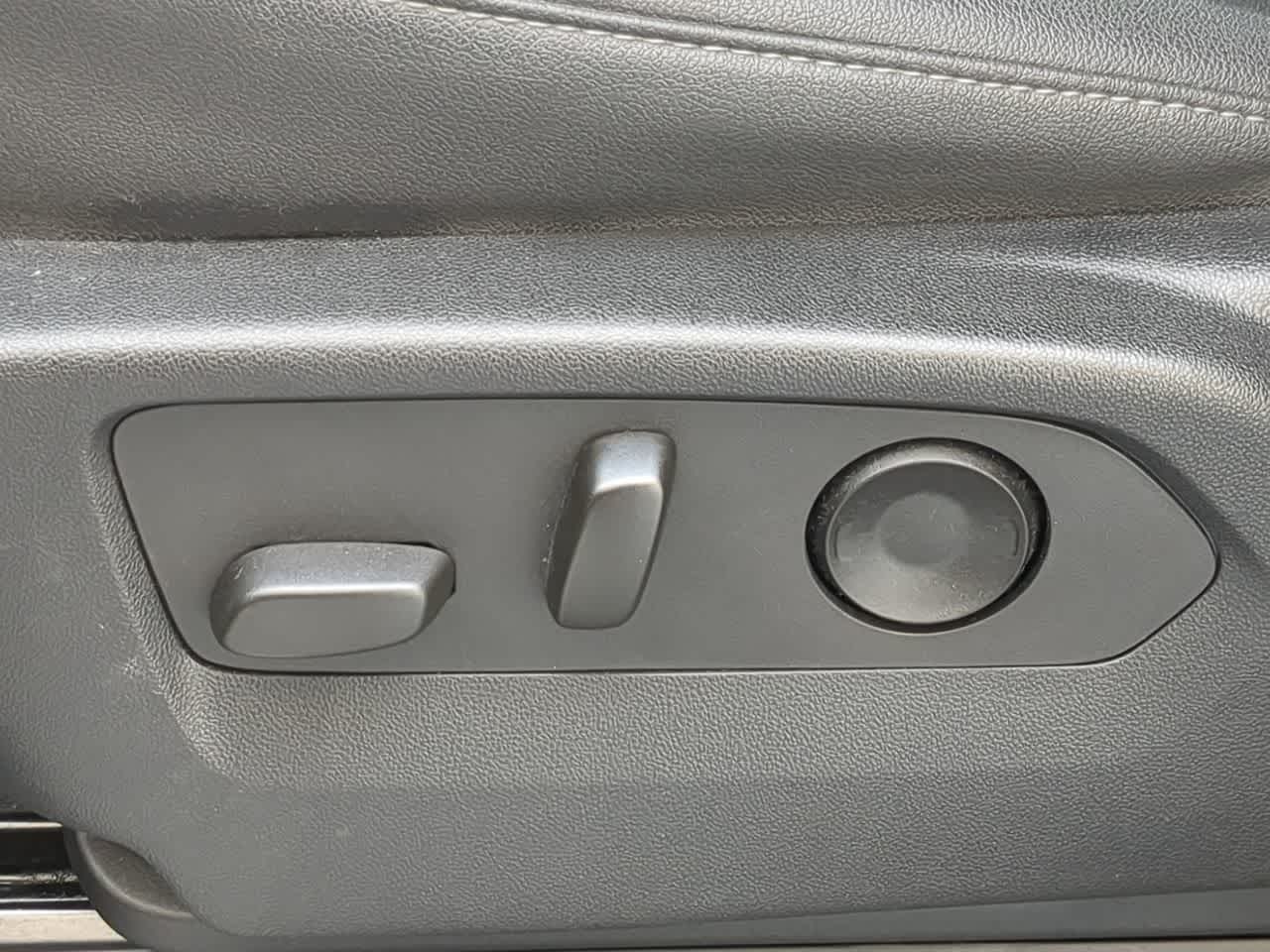 Thumbnail: 2023 Chevrolet Suburban - 15