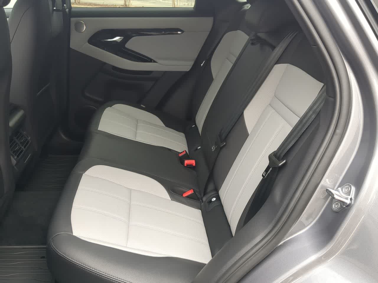 Thumbnail: 2026 Land Rover Range Rover Evoque - 21