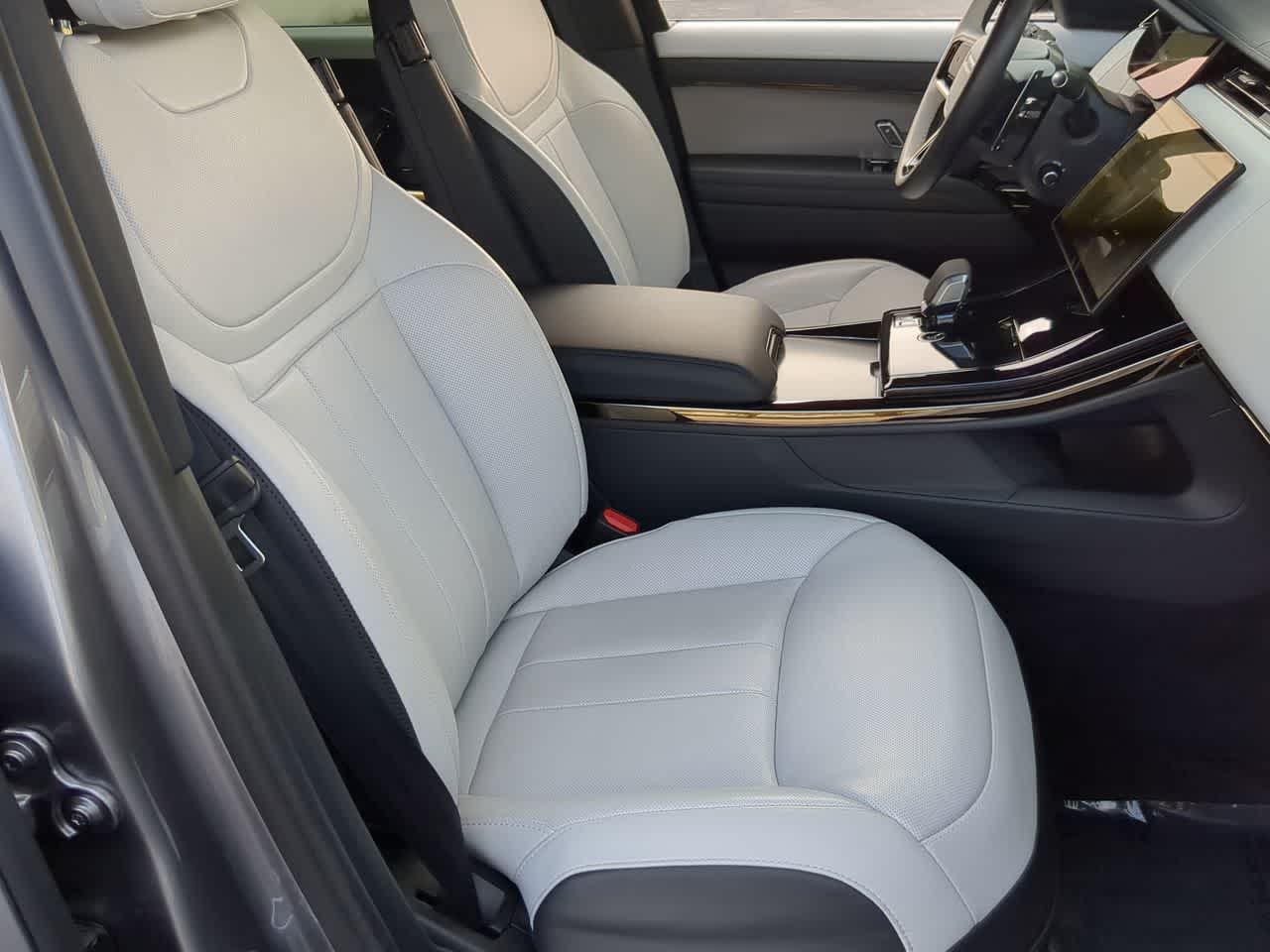 Thumbnail: 2025 Land Rover Range Rover Sport - 24