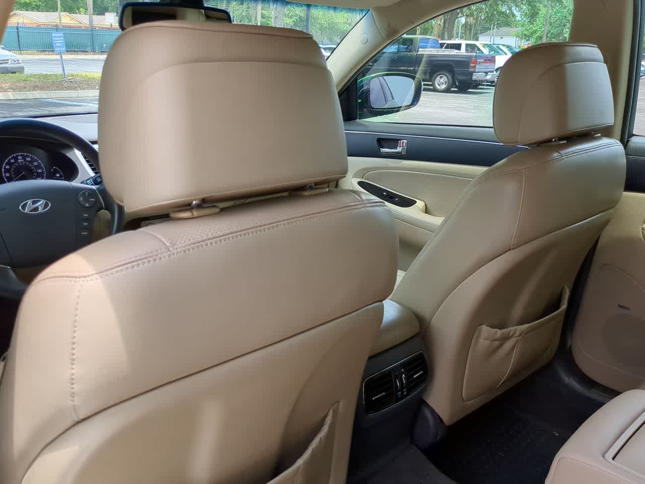 Thumbnail: 2010 Hyundai Genesis - 17