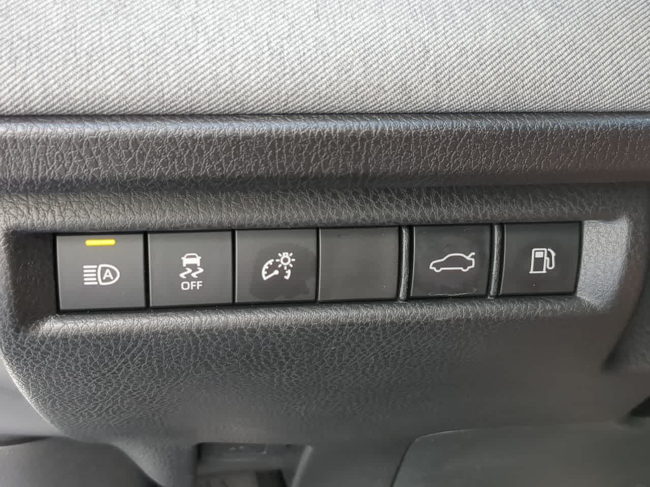 Thumbnail: 2025 Toyota Camry - 36