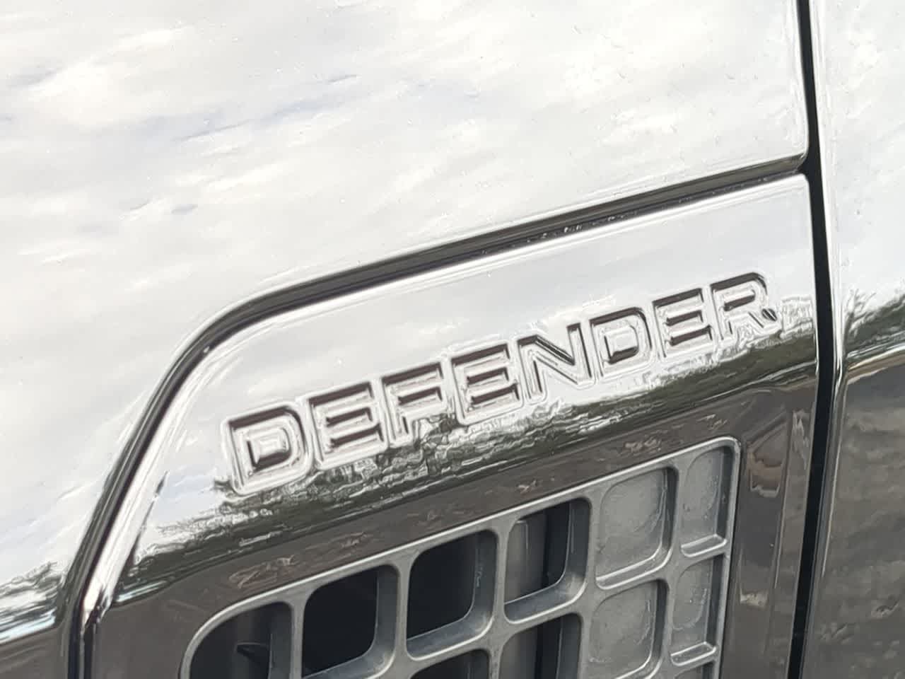 Thumbnail: 2025 Land Rover Defender - 13