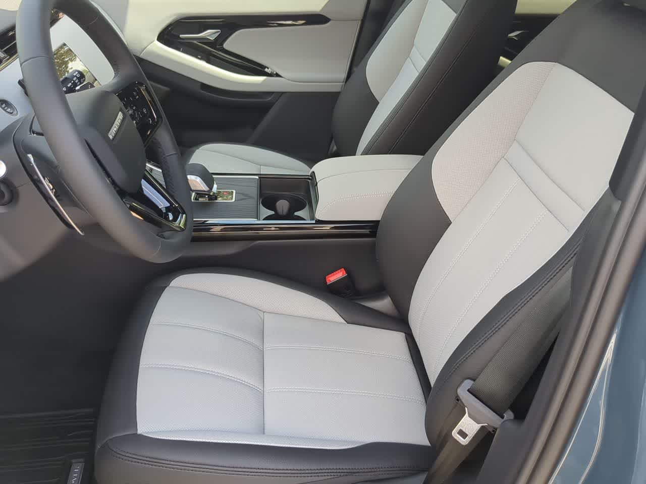 Thumbnail: 2026 Land Rover Range Rover Evoque - 17