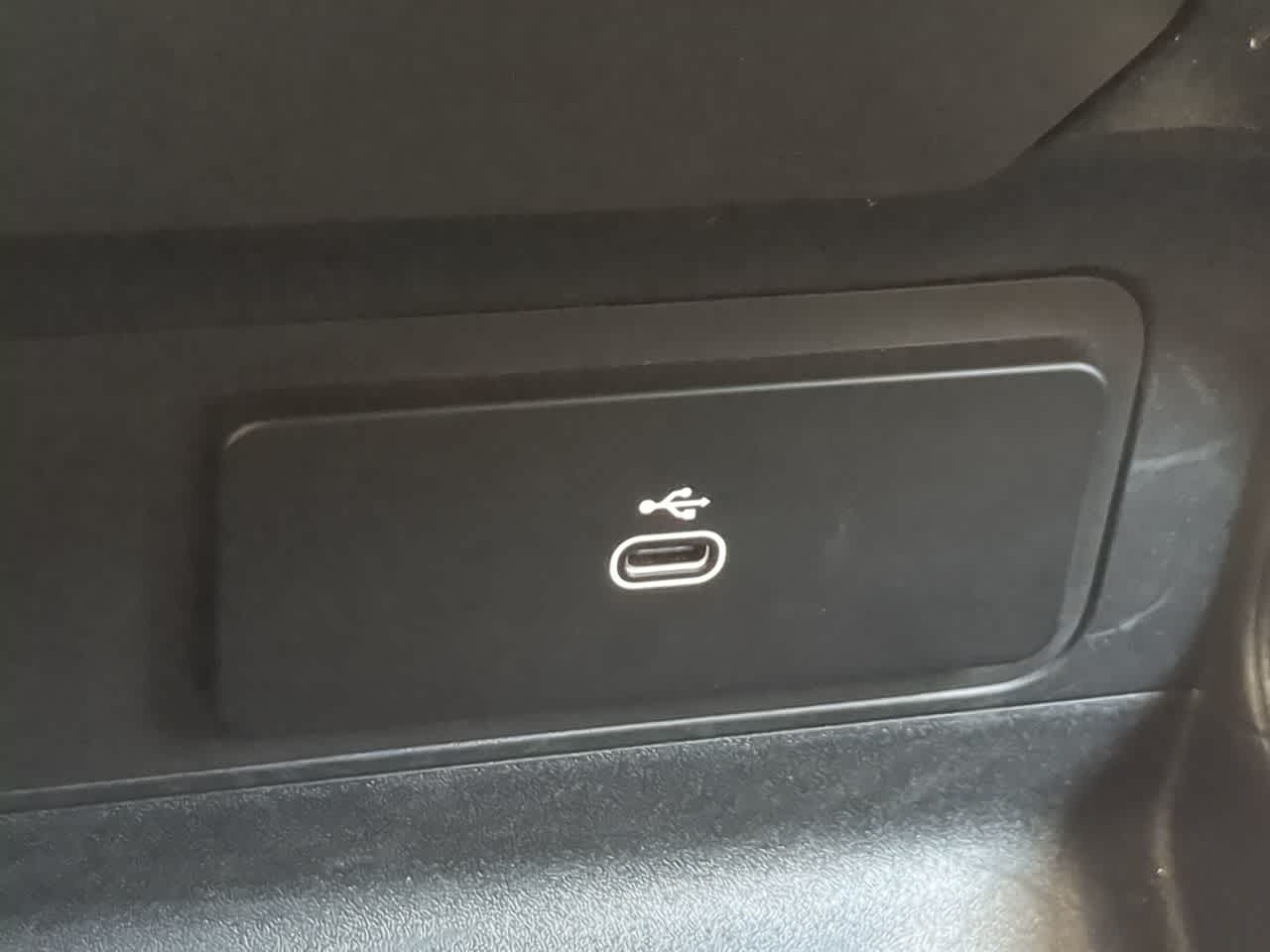 Thumbnail: 2025 Land Rover Defender - 33