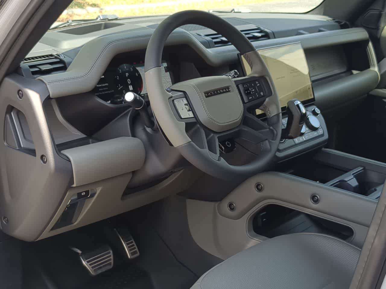 Thumbnail: 2026 Land Rover Defender - 10