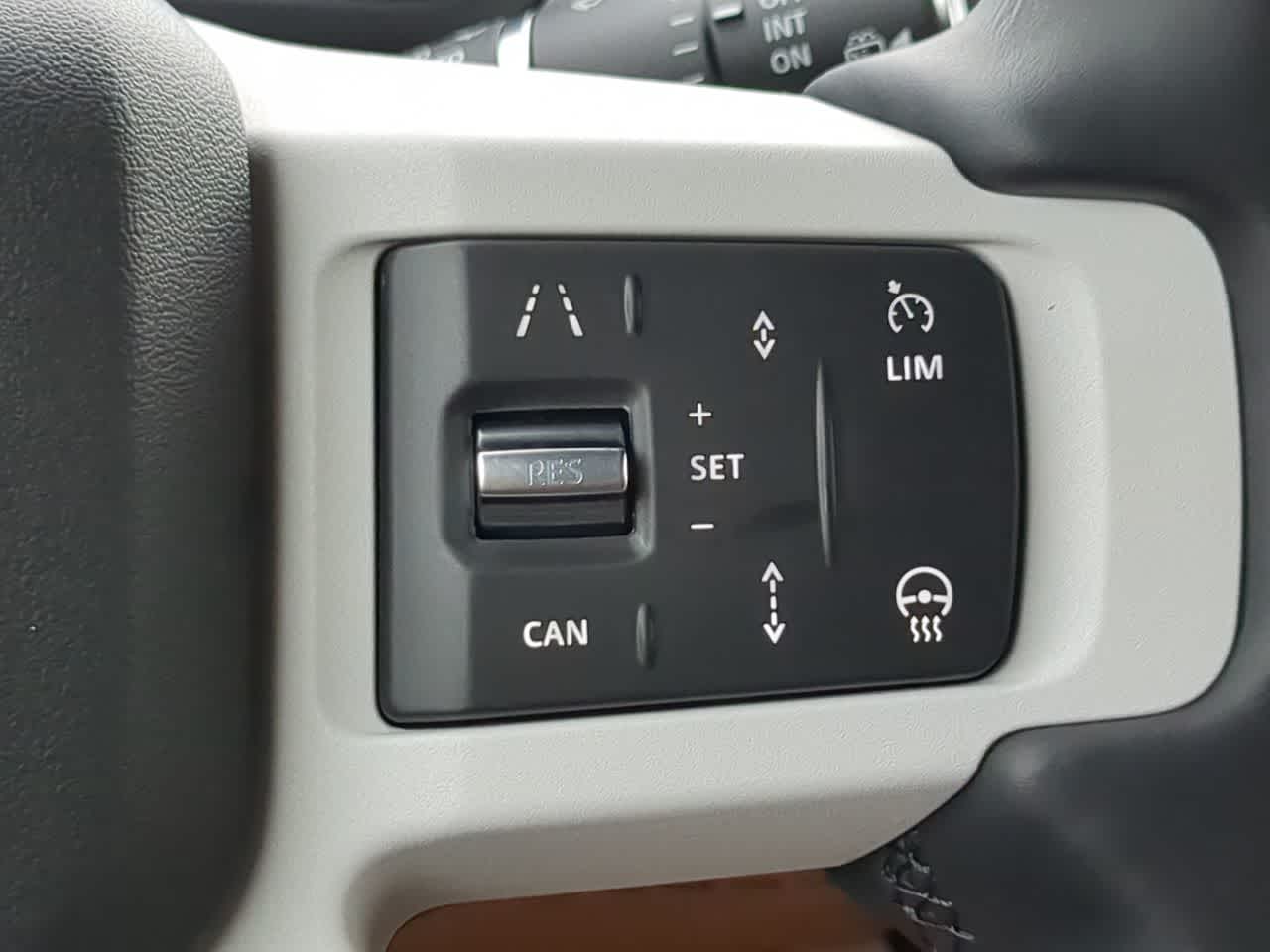 Thumbnail: 2025 Land Rover Defender - 27