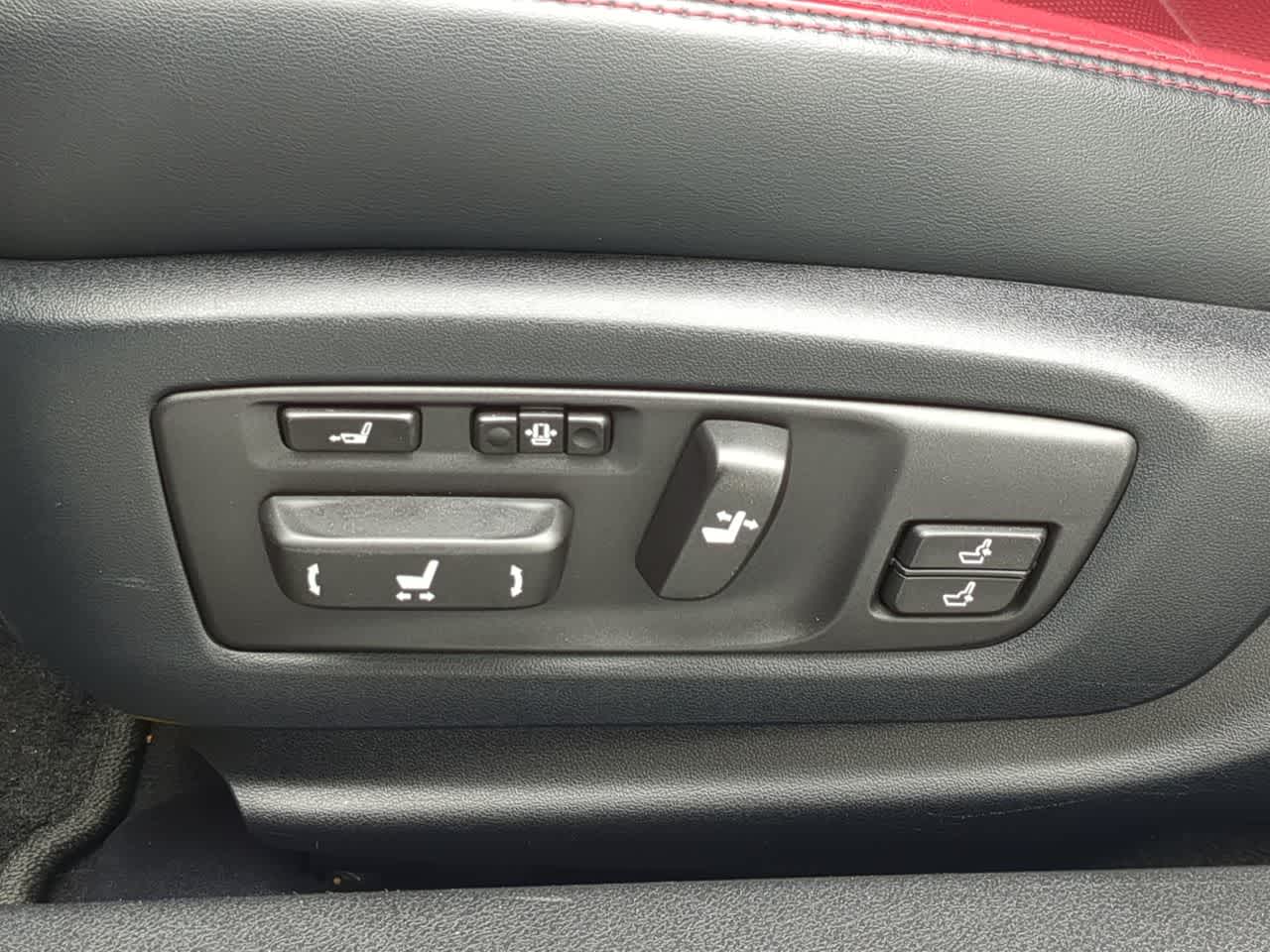 Thumbnail: 2019 Lexus GS - 17