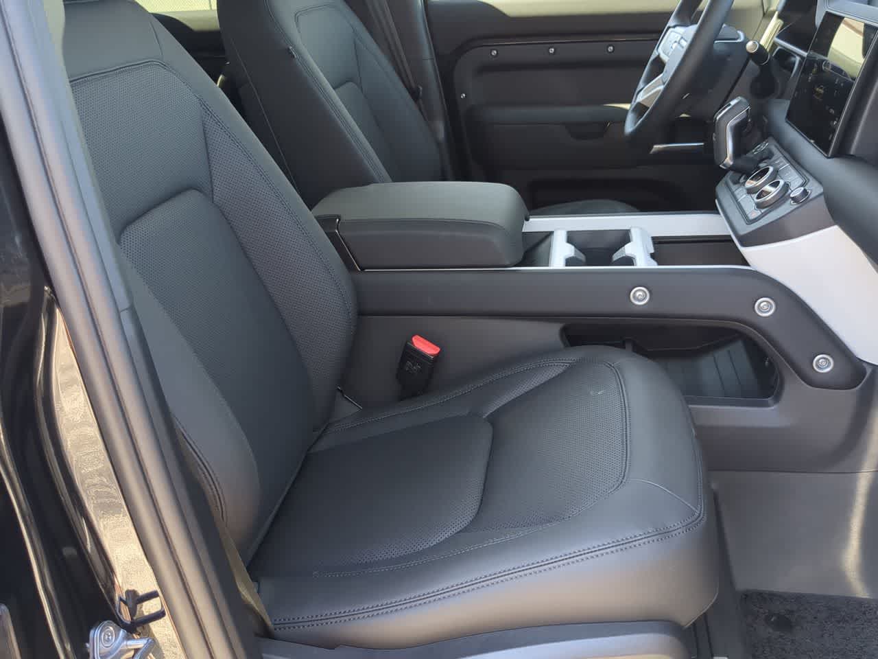 Thumbnail: 2025 Land Rover Defender - 24