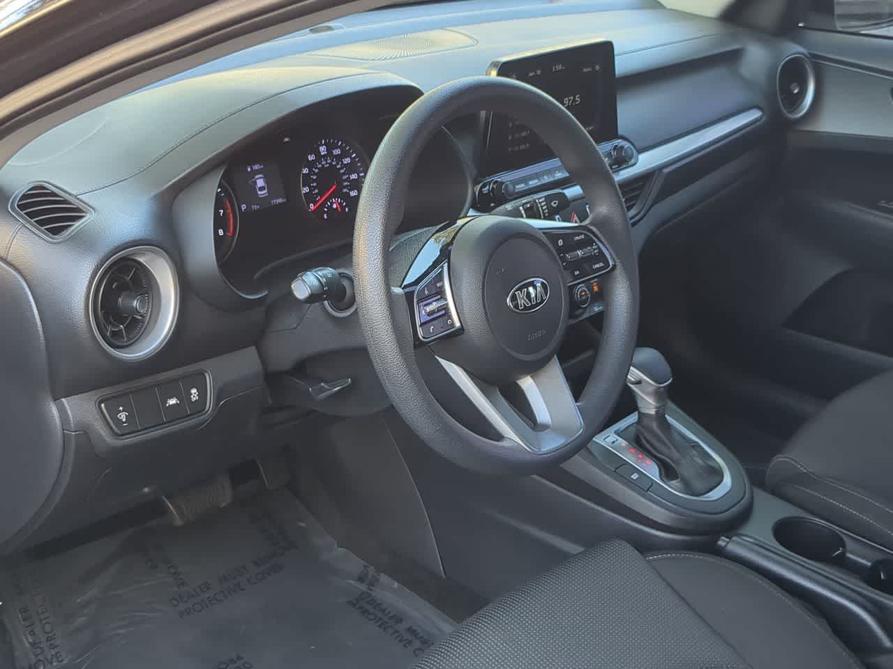 Thumbnail: 2020 Kia Forte - 10