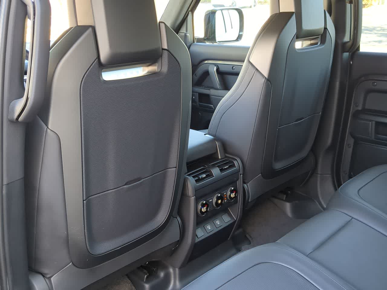 Thumbnail: 2025 Land Rover Defender - 19