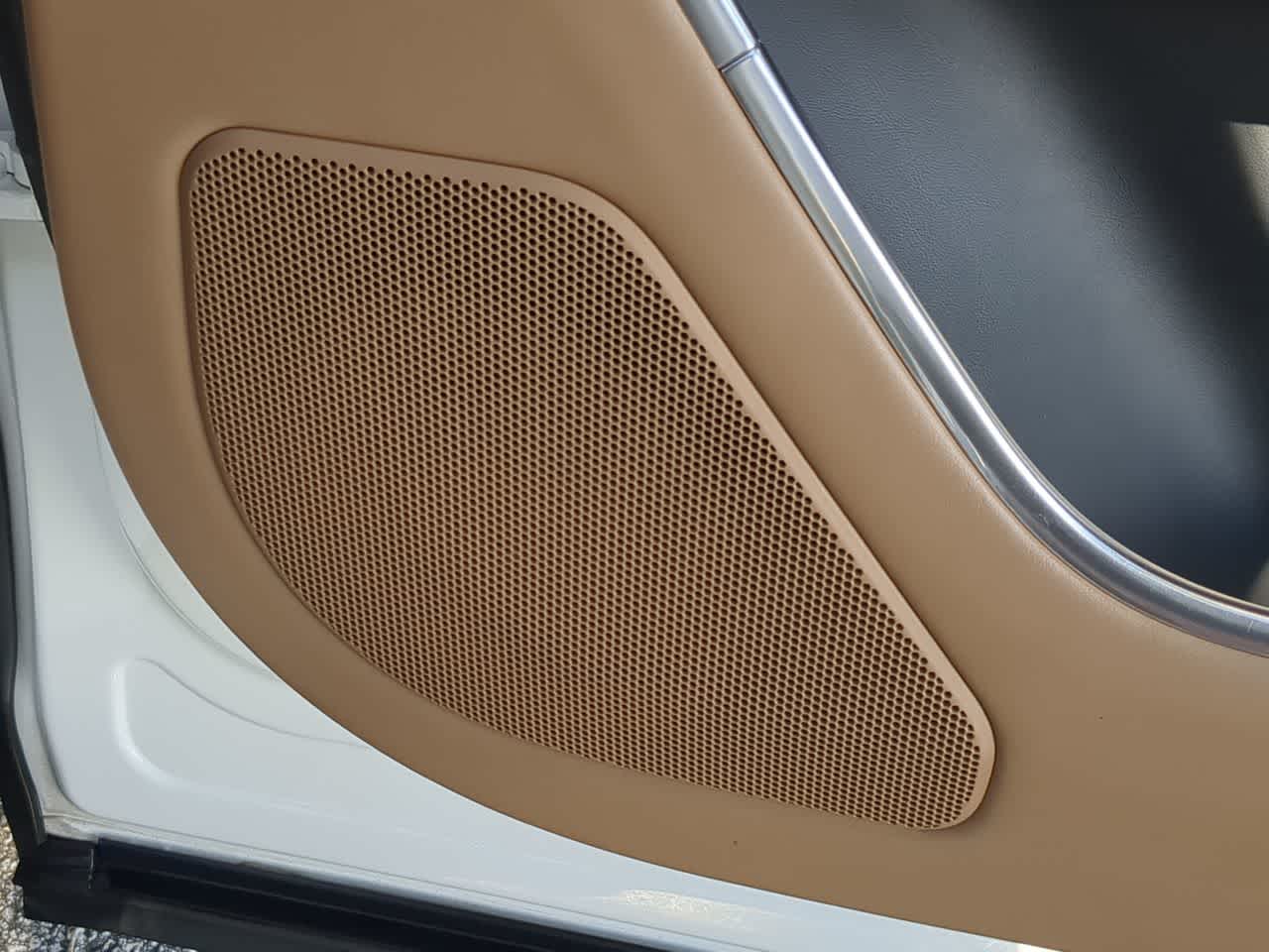 Thumbnail: 2023 Land Rover Range Rover - 31