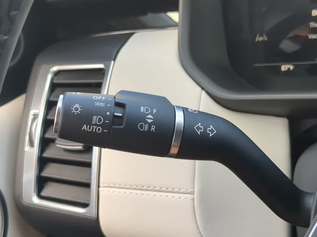 Thumbnail: 2025 Land Rover Discovery - 29