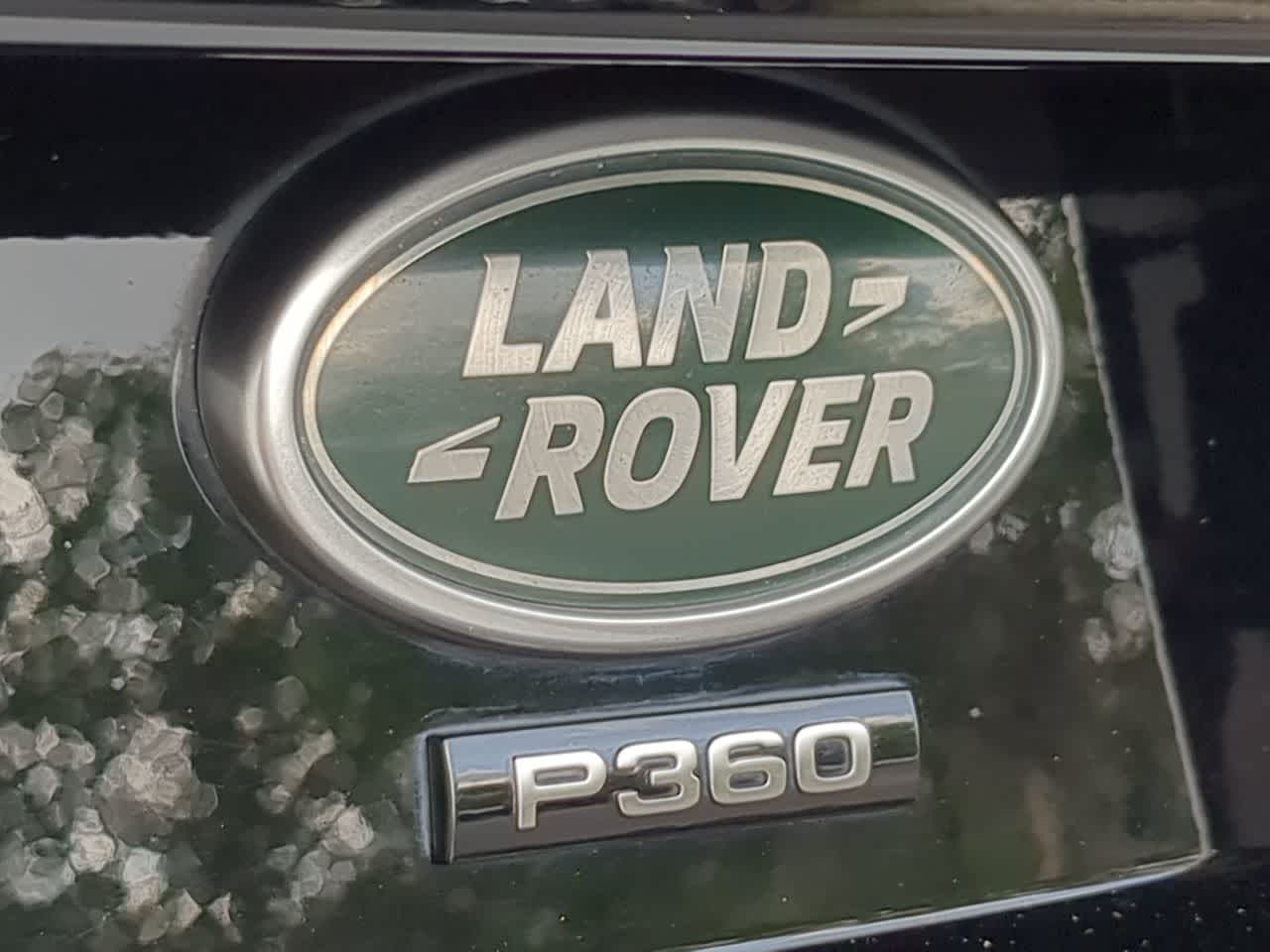 Thumbnail: 2022 Land Rover Discovery - 12