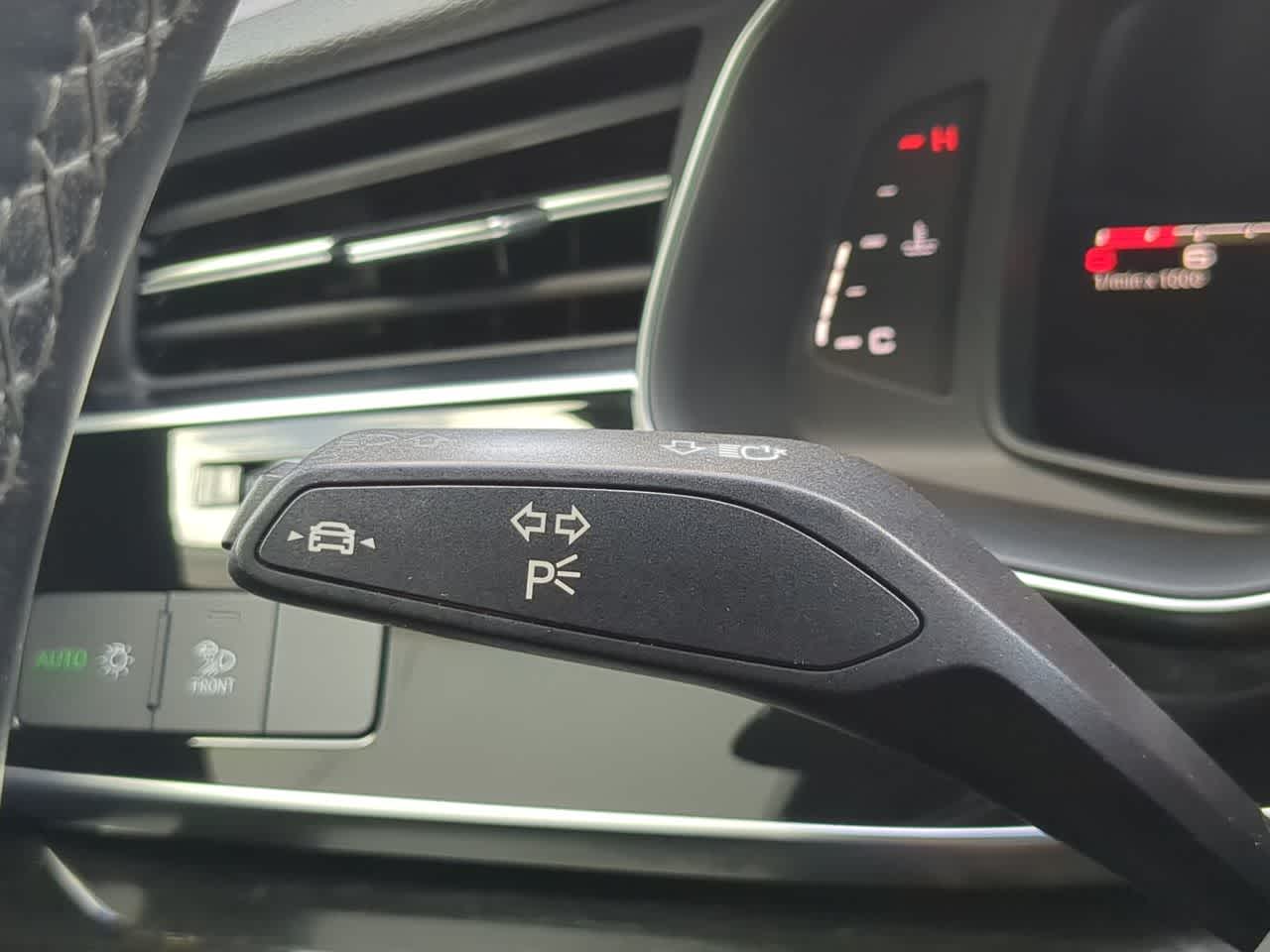 Thumbnail: 2021 Audi Q8 - 27