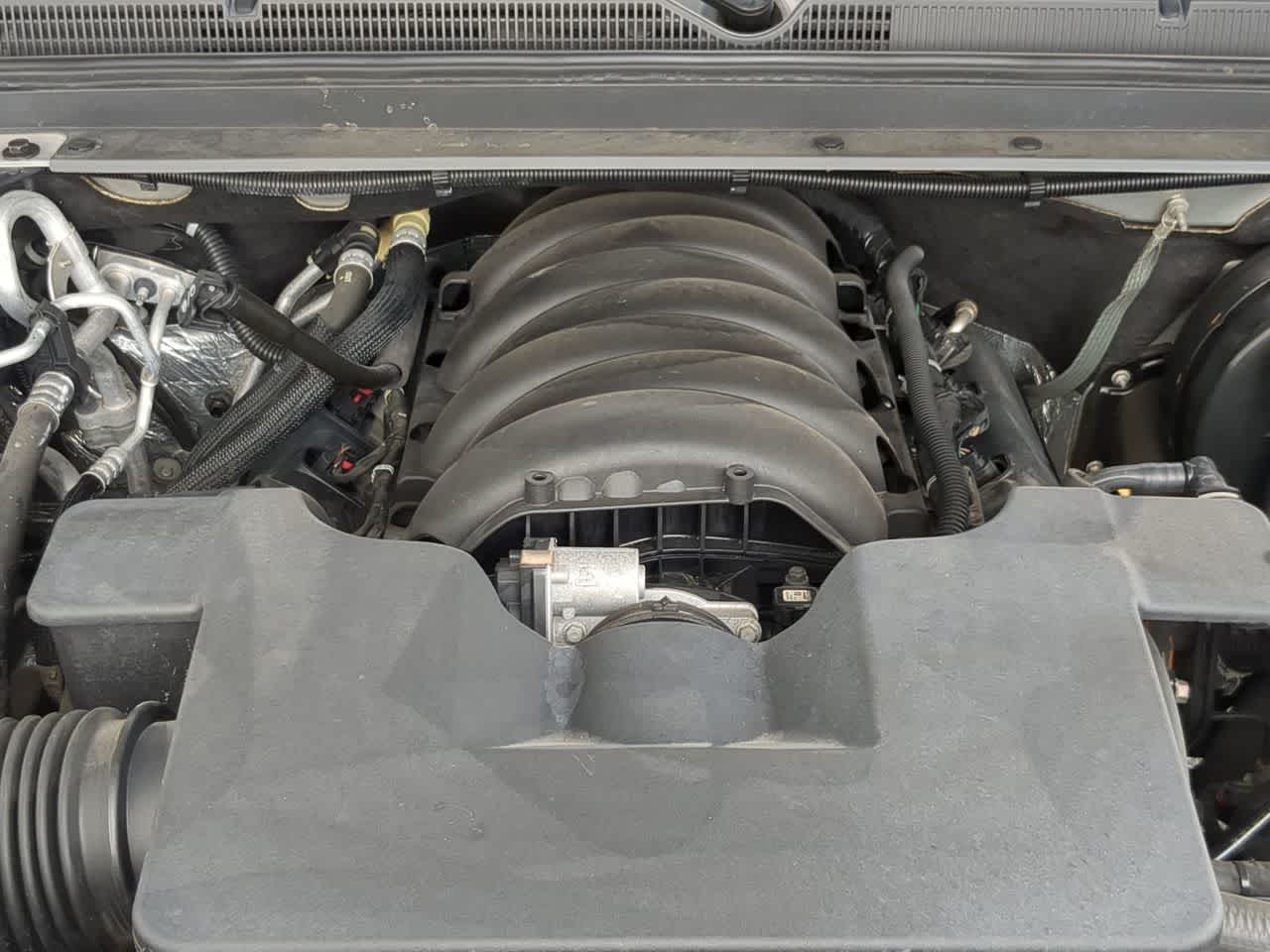 Thumbnail: 2019 Chevrolet Suburban - 14