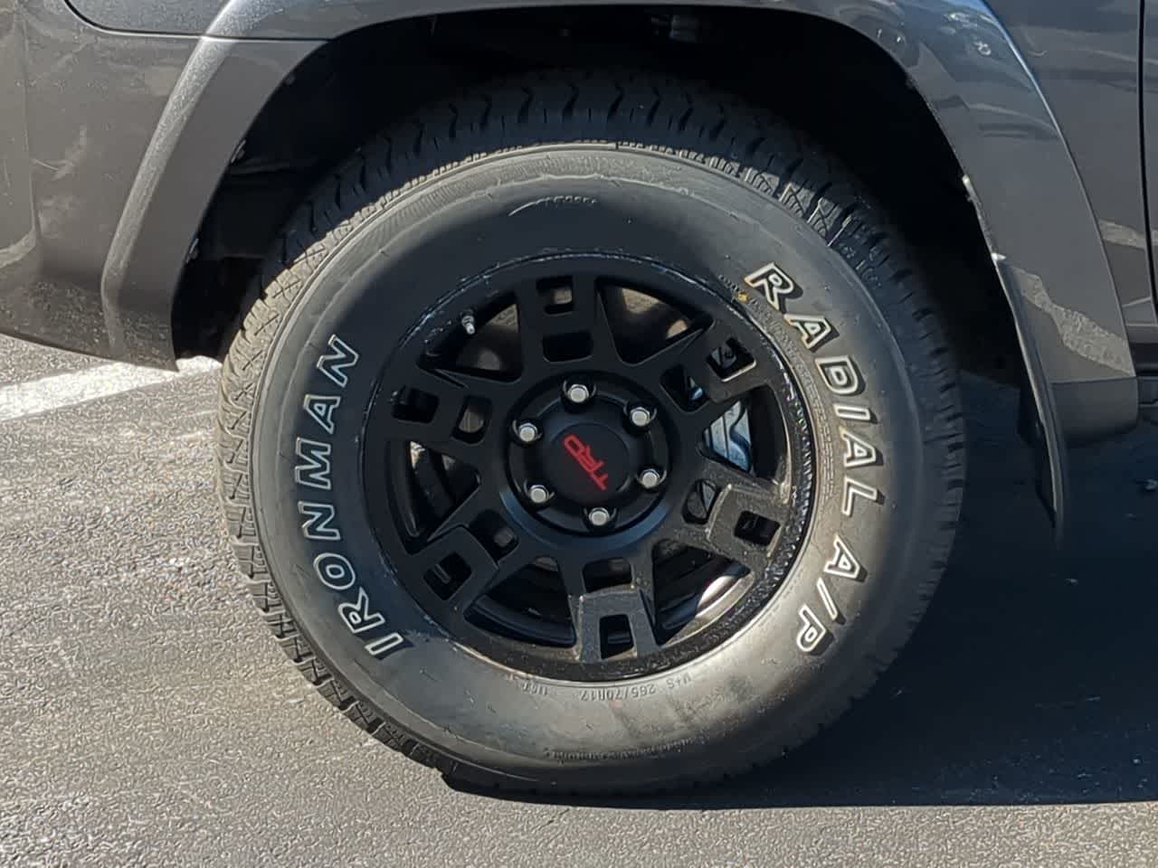 Thumbnail: 2016 Toyota 4Runner - 13