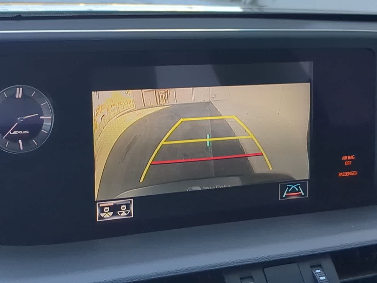 Thumbnail: 2019 Lexus ES - 29