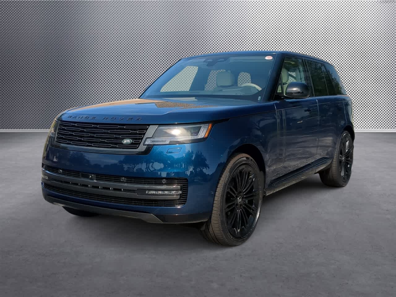 Thumbnail: 2025 Land Rover Range Rover - 4