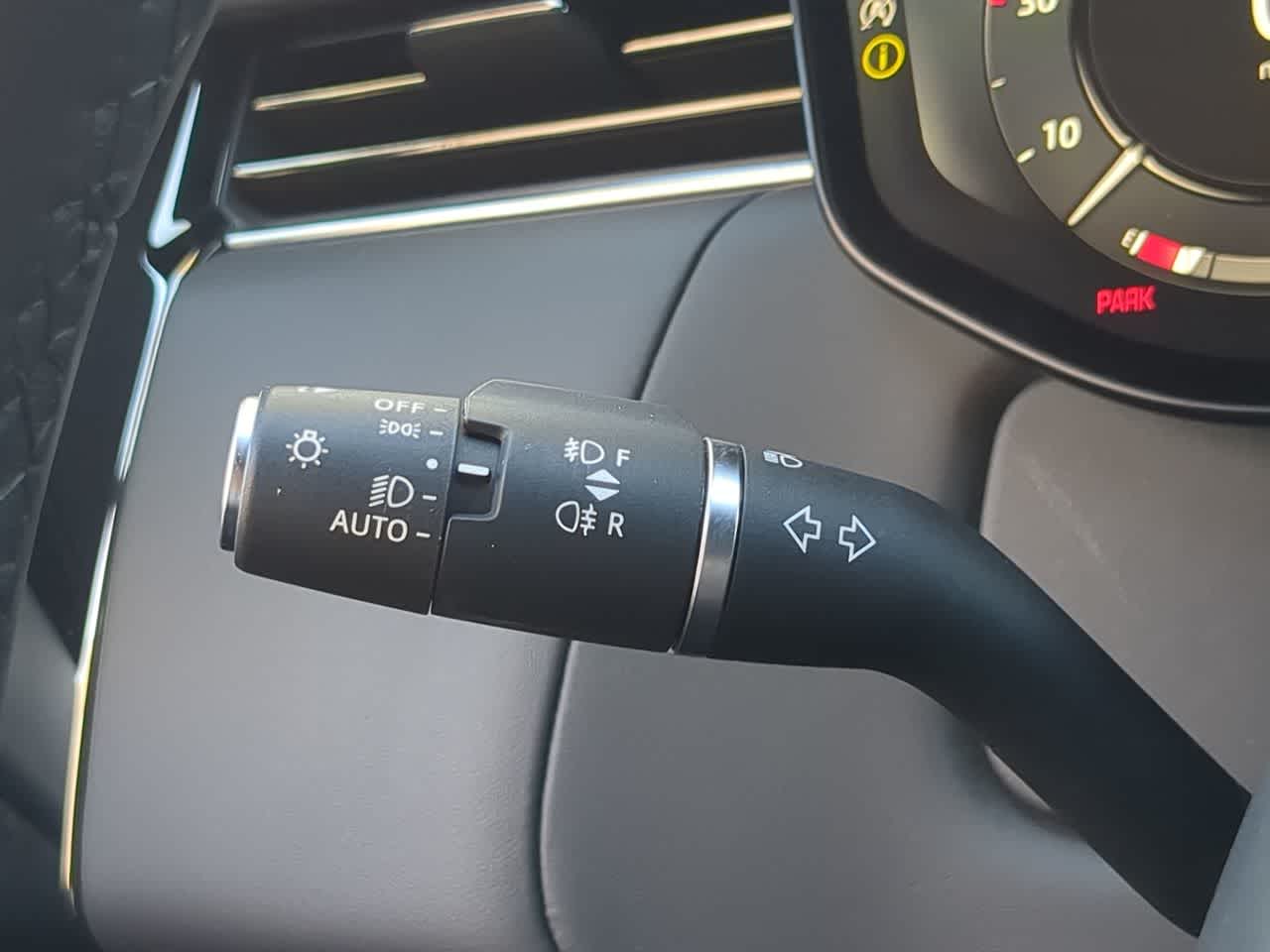 Thumbnail: 2025 Land Rover Range Rover Sport - 29