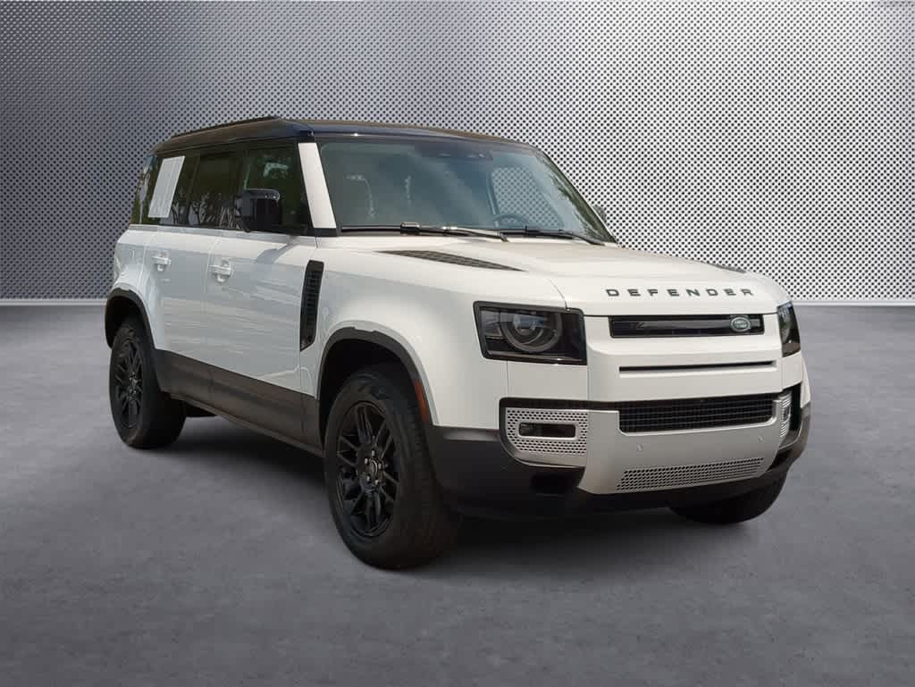 2025 Land Rover Defender 110 S photo 2