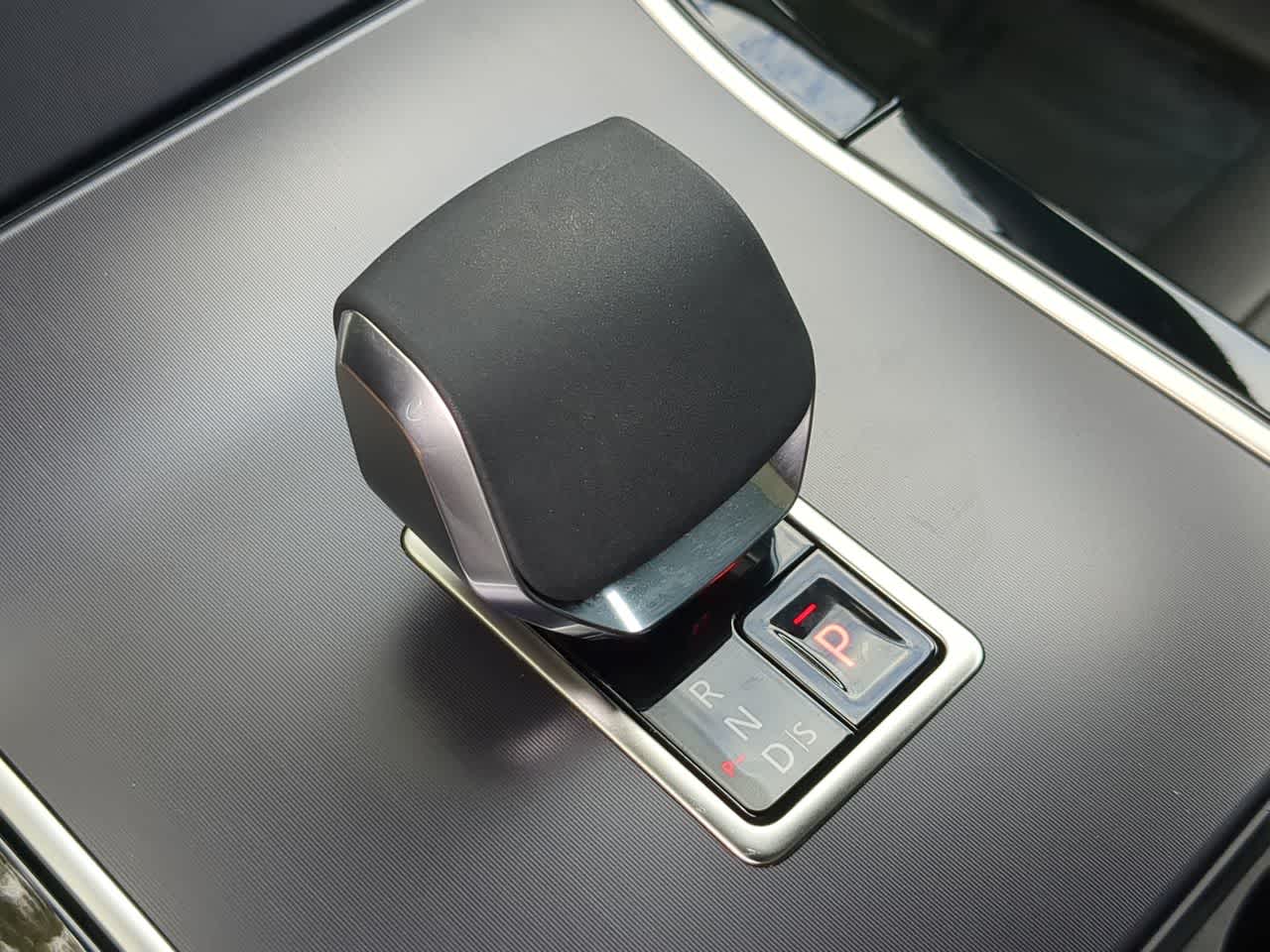 Thumbnail: 2026 Land Rover Range Rover Velar - 34