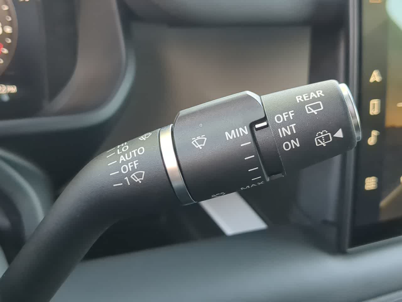 Thumbnail: 2025 Land Rover Defender - 27