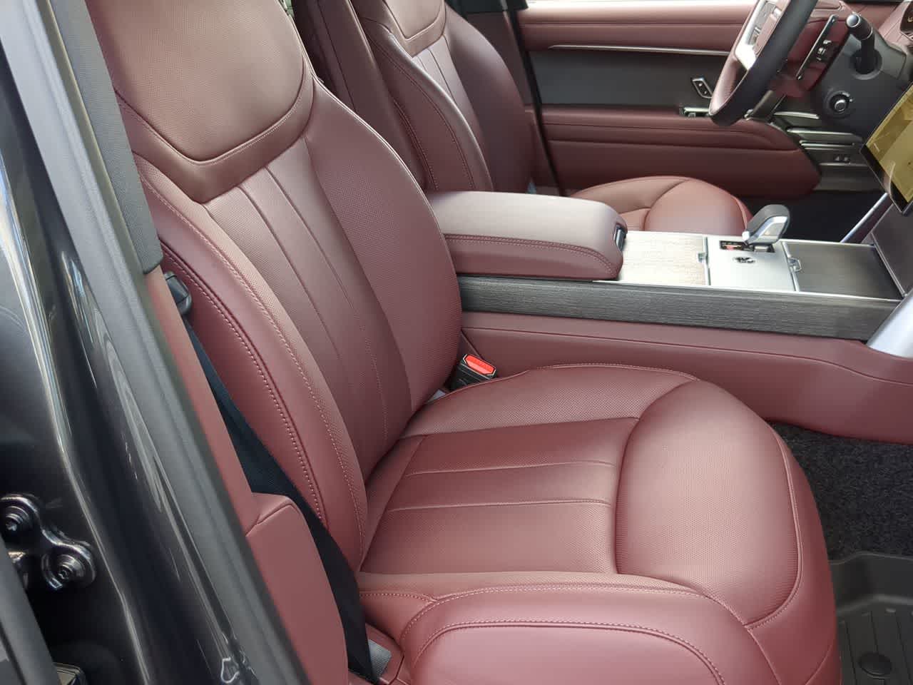 Thumbnail: 2025 Land Rover Range Rover - 23