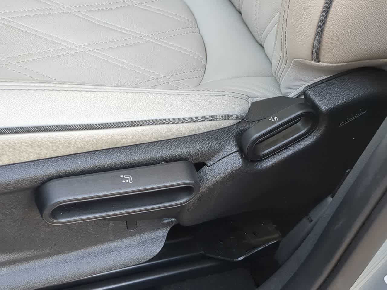 Thumbnail: 2020 MINI Cooper Countryman - 18