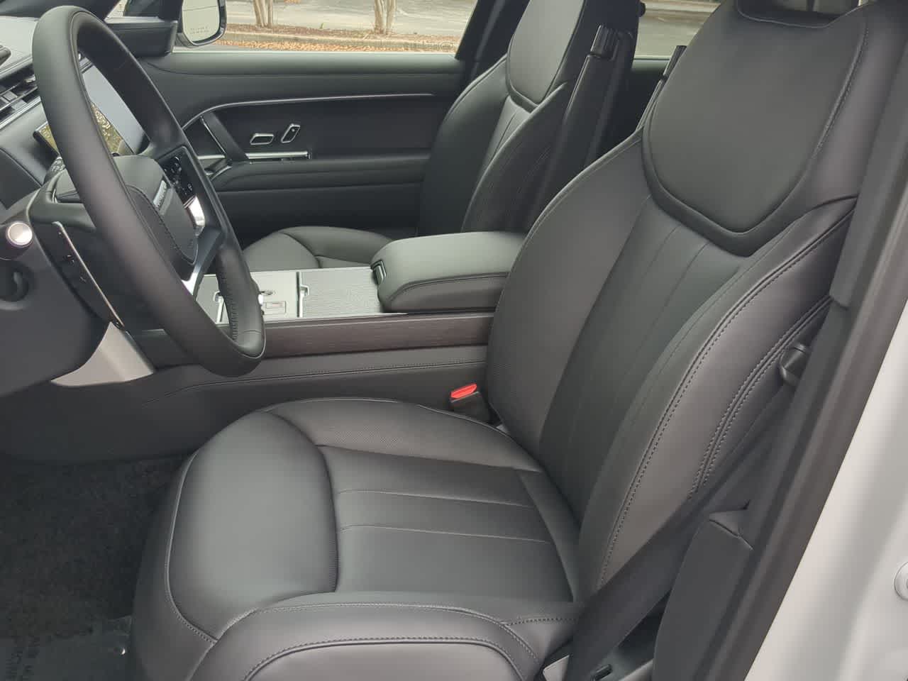 Thumbnail: 2026 Land Rover Range Rover - 17