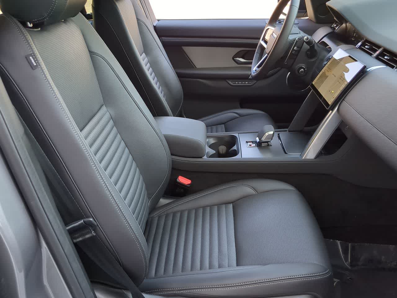 Thumbnail: 2025 Land Rover Discovery Sport - 24