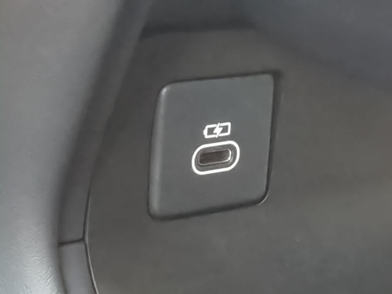 Thumbnail: 2025 Land Rover Range Rover Sport - 32