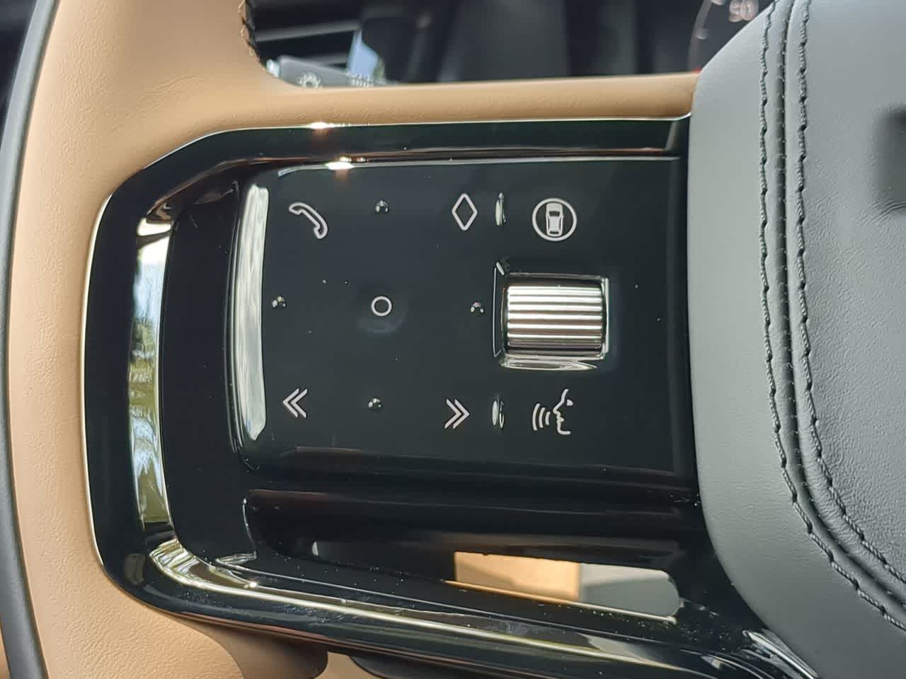 Thumbnail: 2026 Land Rover Range Rover Velar - 26