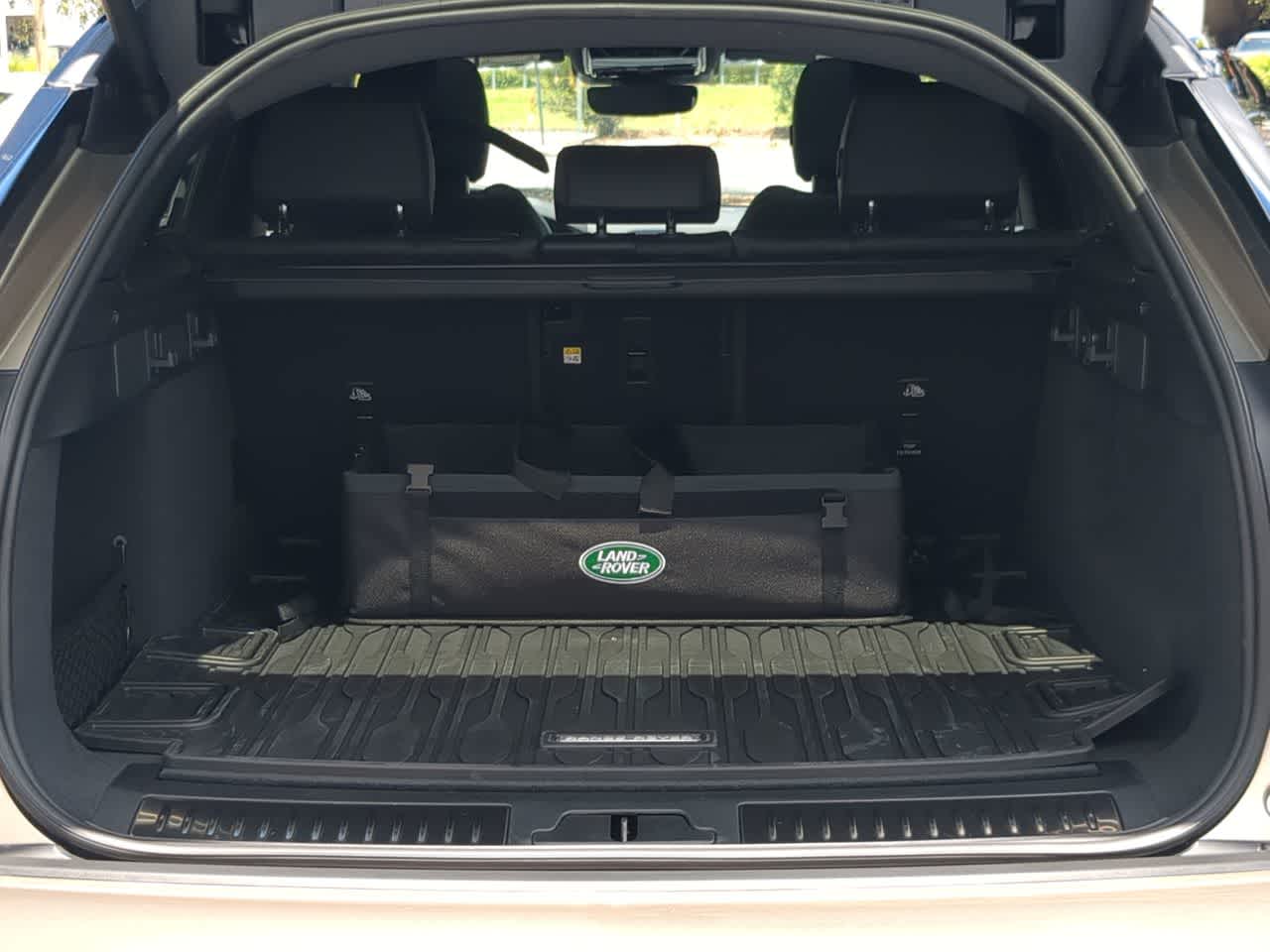 Thumbnail: 2026 Land Rover Range Rover Velar - 36