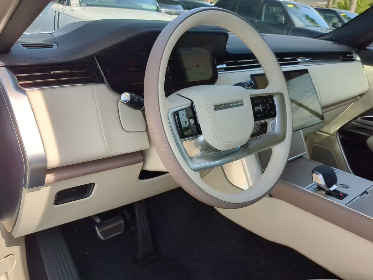 Thumbnail: 2025 Land Rover Range Rover - 10