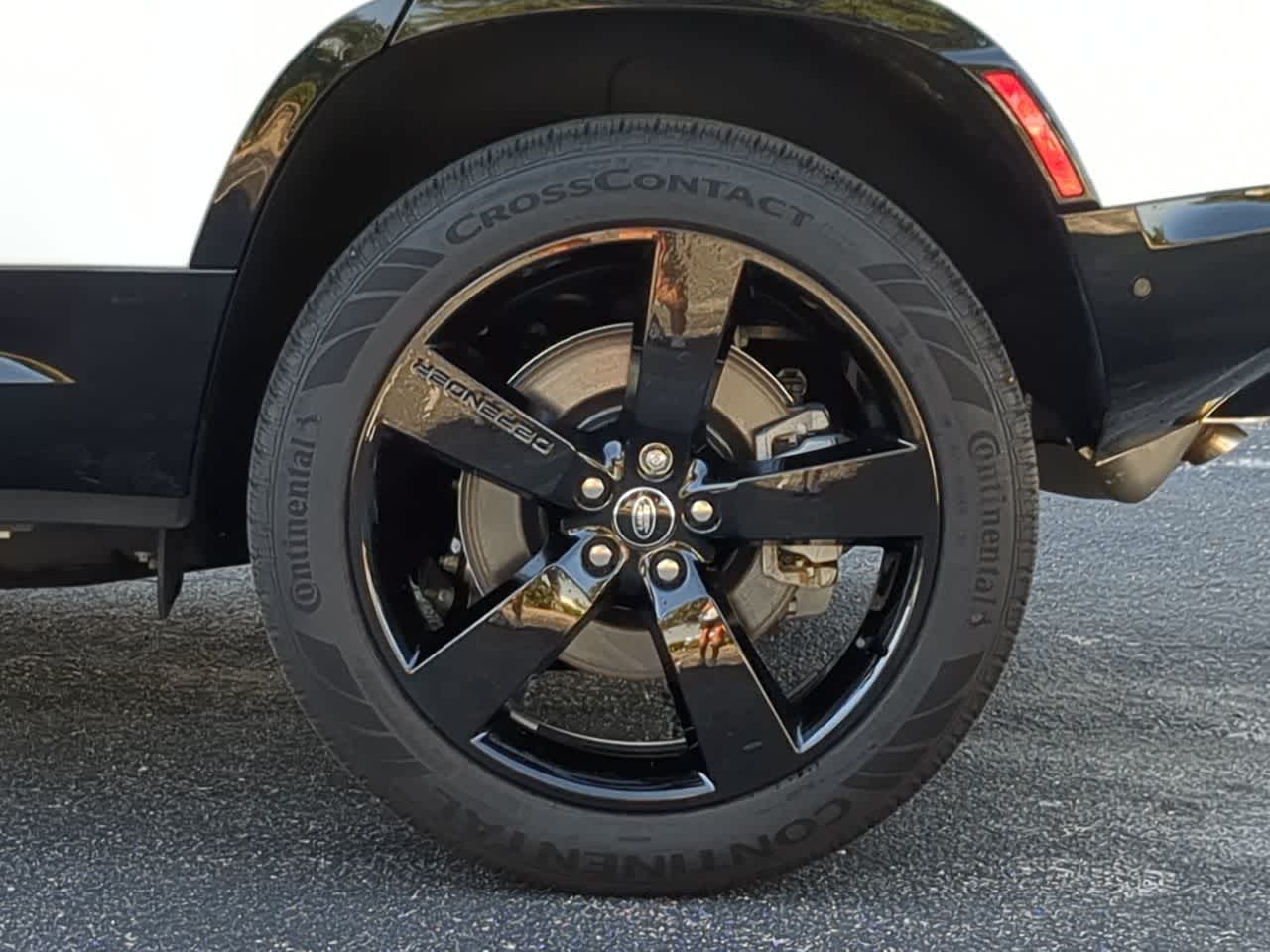 Thumbnail: 2025 Land Rover Defender - 14