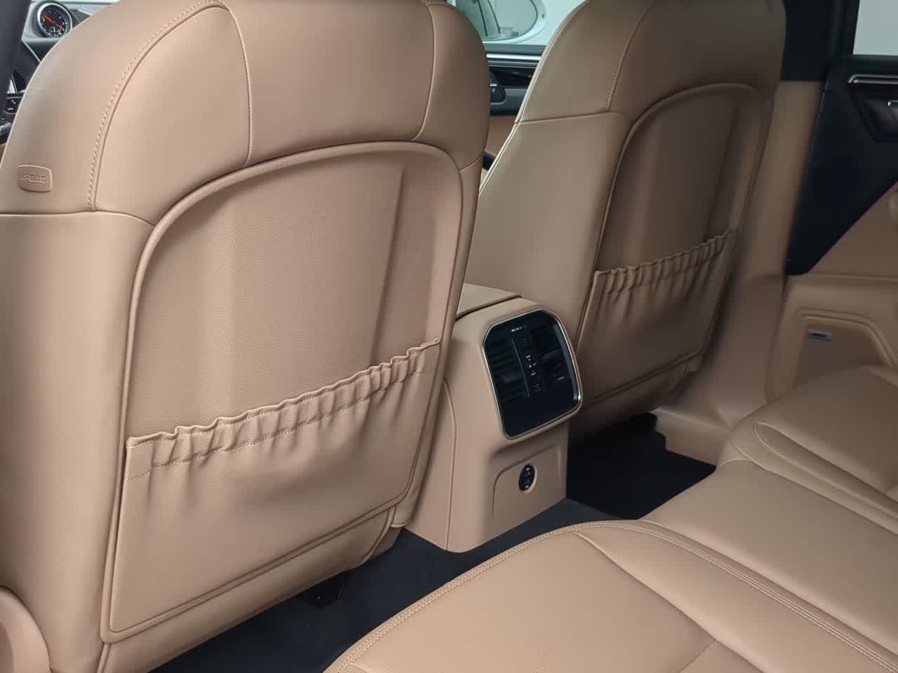 Thumbnail: 2021 Porsche Macan - 18