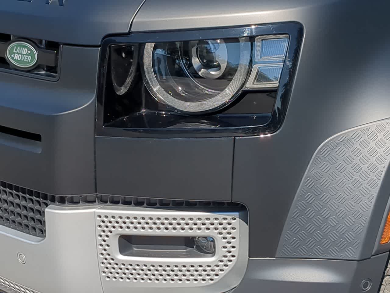 Thumbnail: 2025 Land Rover Defender - 11