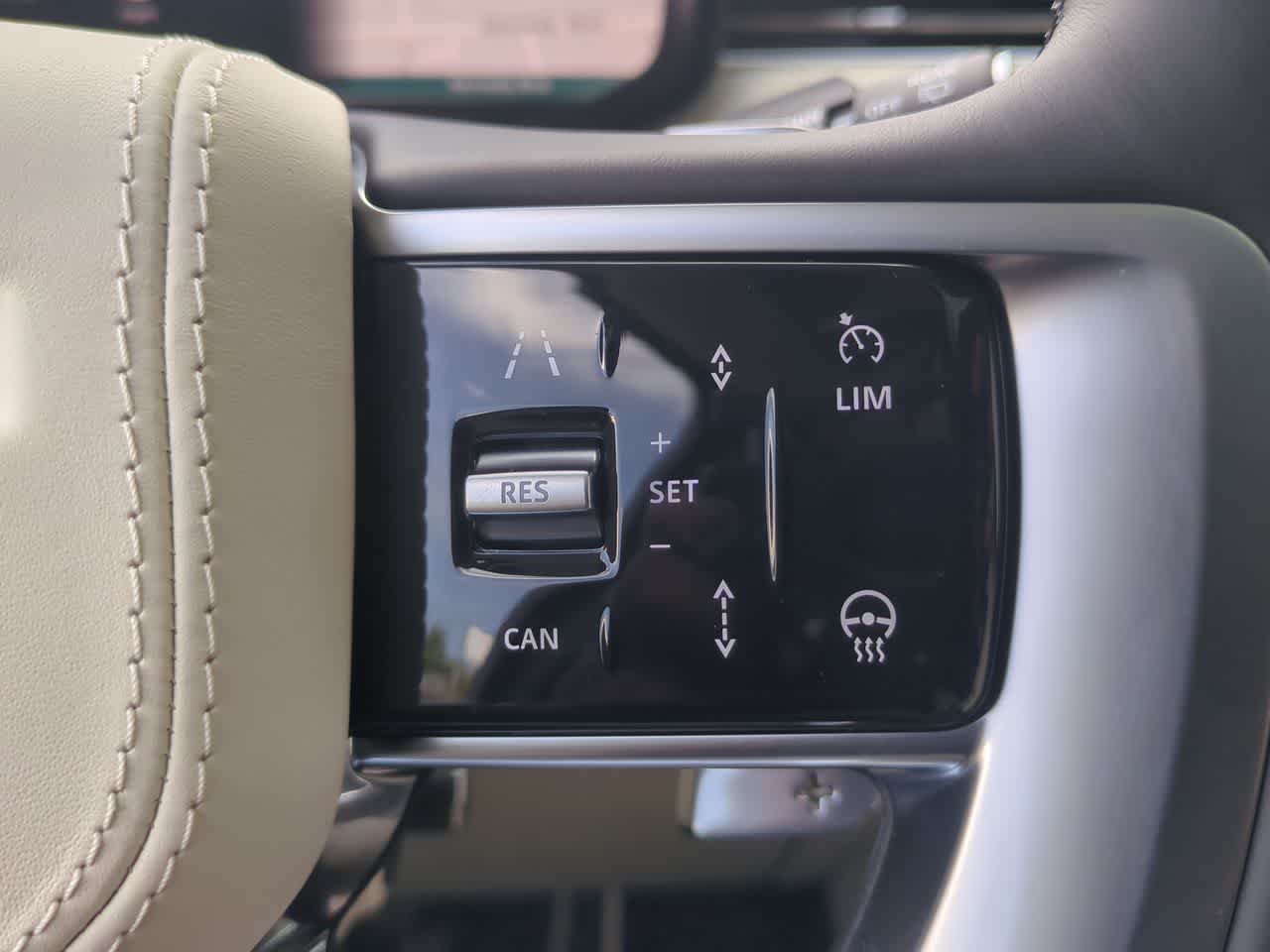 Thumbnail: 2025 Land Rover Range Rover - 26