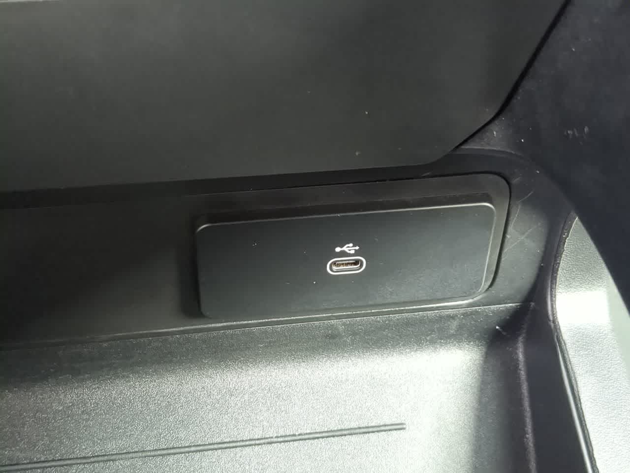 Thumbnail: 2025 Land Rover Defender - 34