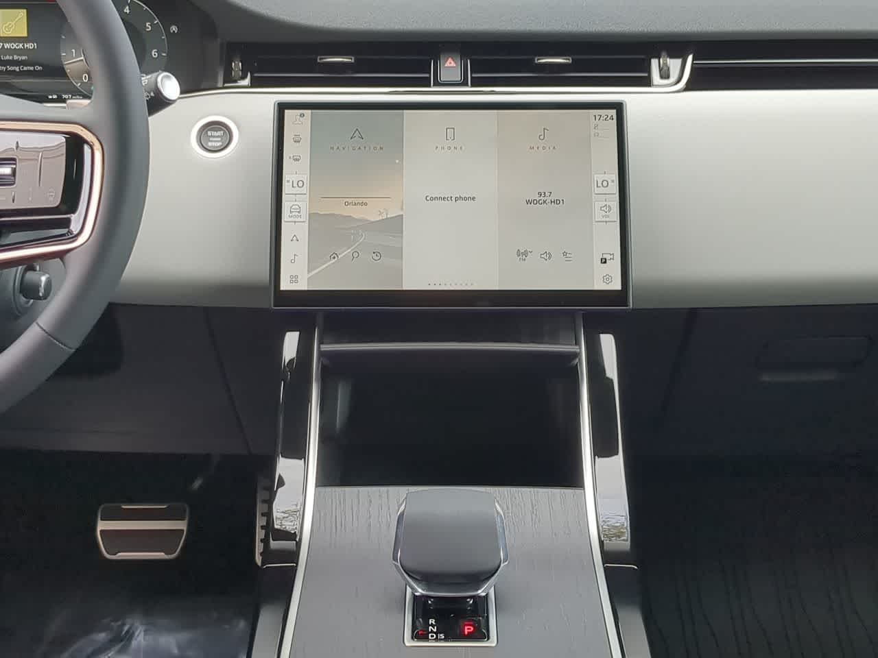 Thumbnail: 2026 Land Rover Range Rover Evoque - 30