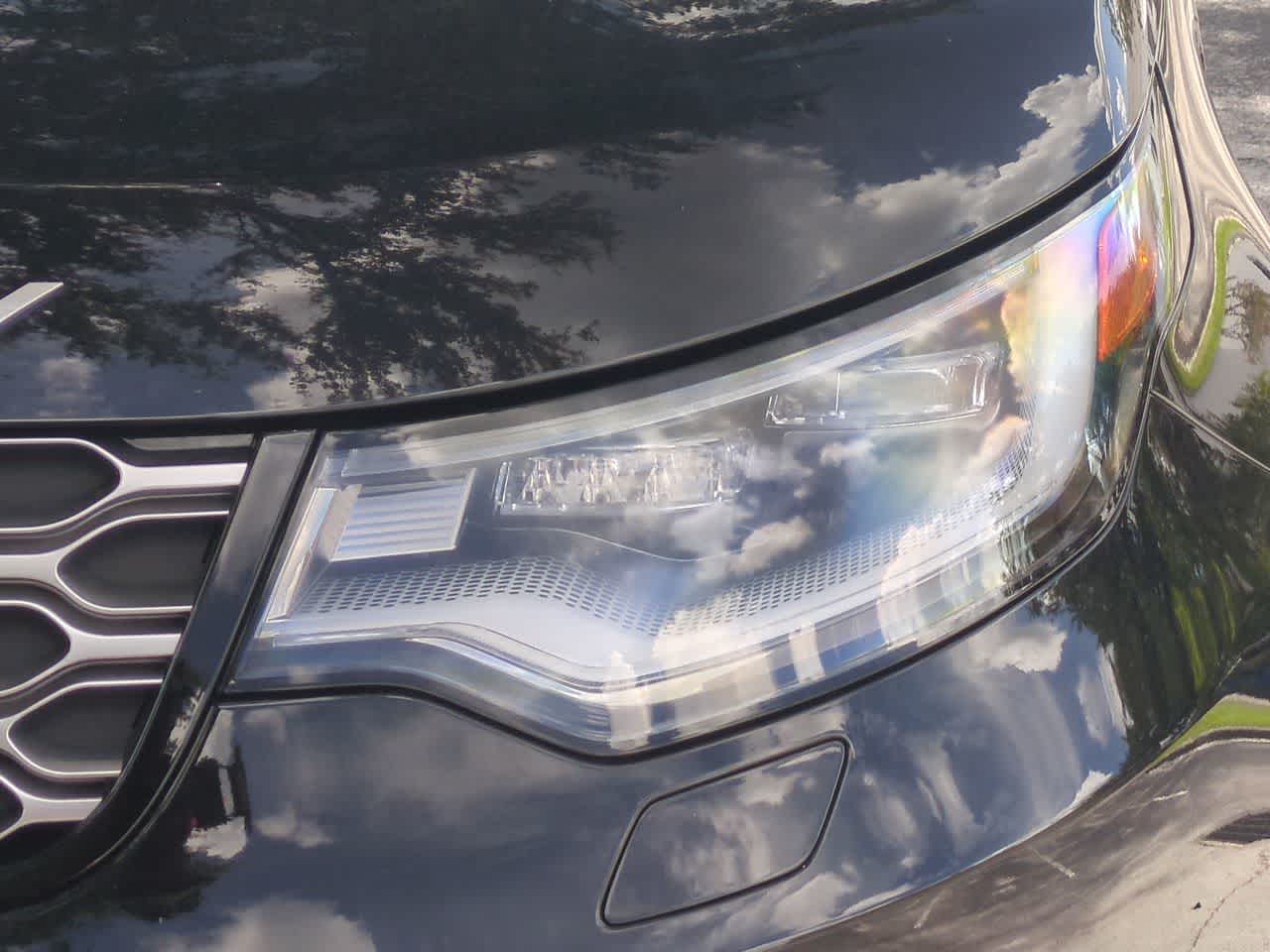 Thumbnail: 2025 Land Rover Discovery - 11